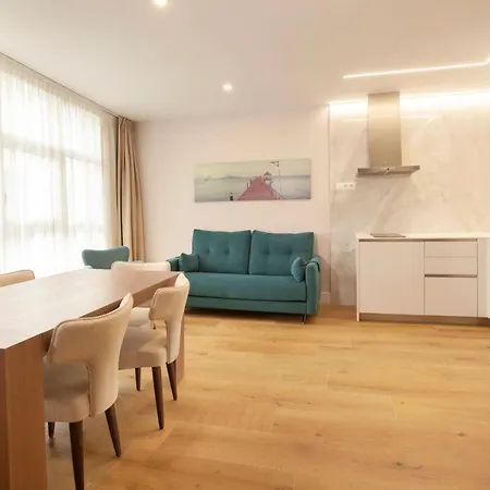 Reina Victoria Apartman Santender