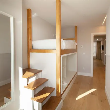 Reina Victoria Apartment *