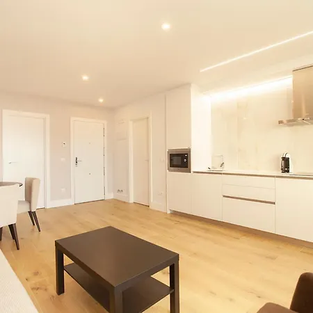 Reina Victoria Apartment *