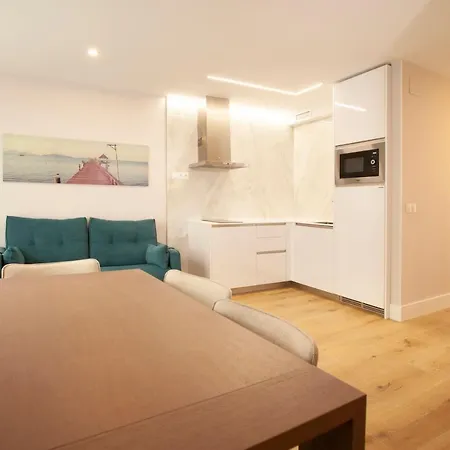 Reina Victoria Apartment *