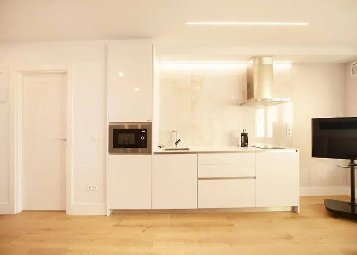 Reina Victoria Apartment *